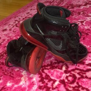 Jordan patent Black and Red Mars 370 Sneakers